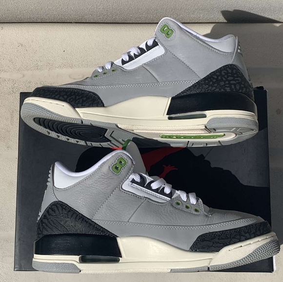 ❌SOLD❌Jordan 3 'Chlorophyll' - Picture 2 of 8